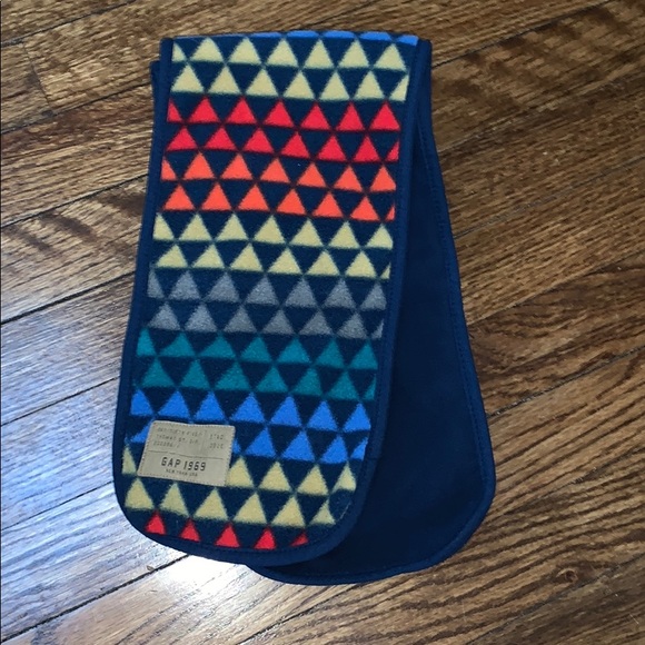 Gap Boys Reversible Fleece Scarf. Perfect! - Picture 1 of 5